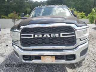 2020 Ram 3500 Tradesman z VIN 3C63RRGL1LG190776, wystawiony jako Copart lot #56361915 z przebiegiem 246 408 mil mil oraz Tytuł czysty. Historia ofert i sprzedaży dostępna na DreamBid. Obrazek 5.