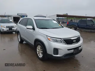 2014 Kia Sorento LX с VIN 5XYKT3A63EG534194, выставлен на аукционе IAAI как лот 42721140 с пробегом 158 151 миль миль и . История ставок и продаж доступна на DreamBid. Изображение 1.