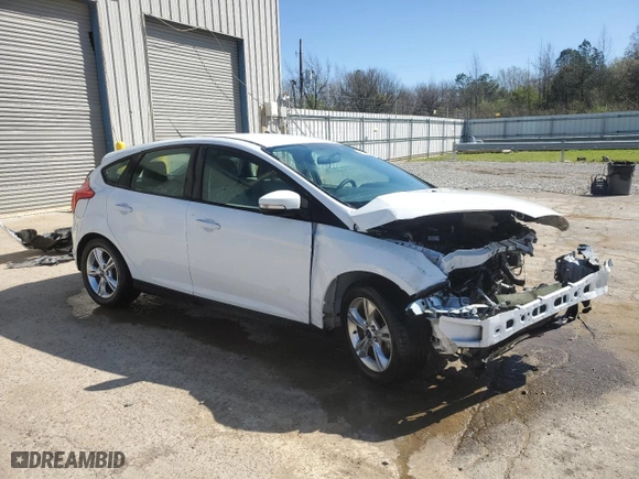 2014 Ford Focus SE with VIN 1FADP3K28EL151600, listed as a Copart auction lot 49857985 with 105,001 mi miles and Non Repairable. Bid and sale history available at carsss.com. Image 4.