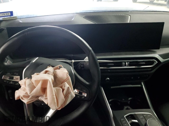 2023 BMW i4 eDrive40 z VIN WBY73AW04PFR09271, wystawiony jako Copart lot #58657405 z przebiegiem Nie podano mil oraz Tytuł czysty. Historia ofert i sprzedaży dostępna na DreamBid. Obrazek 9.
