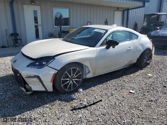 2023 Toyota GR86 with VIN JF1ZNBB15P9760379, listed as a Copart auction lot 61800674 with 0 mi miles and Salvage Title. Bid and sale history available at carsss.com. Image 1.
