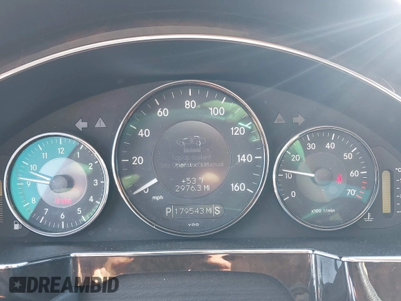 2007 Mercedes-Benz CLS-Class 5.5L with VIN WDDDJ72X47A101635, listed as a IAAI auction lot 41643883 with 179,543 mi miles. Bid and sale history available at carsss.com. Image 7.