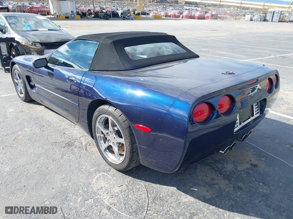 2000 Chevrolet Corvette with VIN 1G1YY32G1Y5116581, listed as a IAAI auction lot 41621271 with 52,216 mi miles. Bid and sale history available at carsss.com. Image 3.