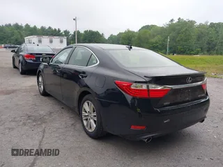 2014 Lexus ES 330 z VIN JTHBK1GG7E2092567, wystawiony jako IAAI lot #42628752 z przebiegiem 157 355 mil mil oraz . Historia ofert i sprzedaży dostępna na DreamBid. Obrazek 3.