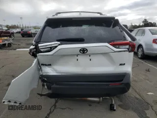 2023 Toyota RAV4 XLE Premium с VIN 2T3C1RFV0PW272264, выставлен на аукционе Copart как лот 50950395 с пробегом 25 080 миль миль и Списание • Salvage title. История ставок и продаж доступна на DreamBid. Изображение 6.