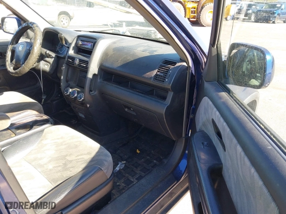 2003 Honda CR-V EX with VIN SHSRD788X3U157922, listed as a IAAI auction lot 41811121 with 298,699 mi miles. Bid and sale history available at carsss.com. Image 5.