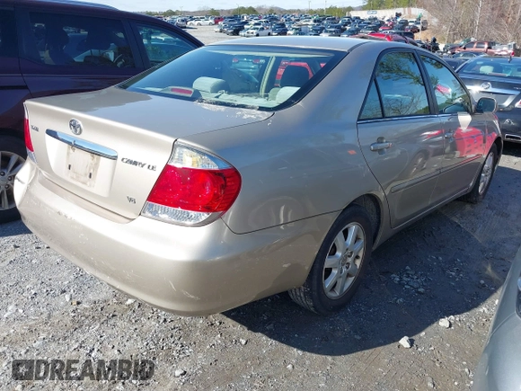 2006 Toyota Camry LE z VIN 4T1BF32K16U118594, wystawiony jako IAAI lot #41558030 z przebiegiem 275 360 mil mil oraz . Historia ofert i sprzedaży dostępna na DreamBid. Obrazek 4.