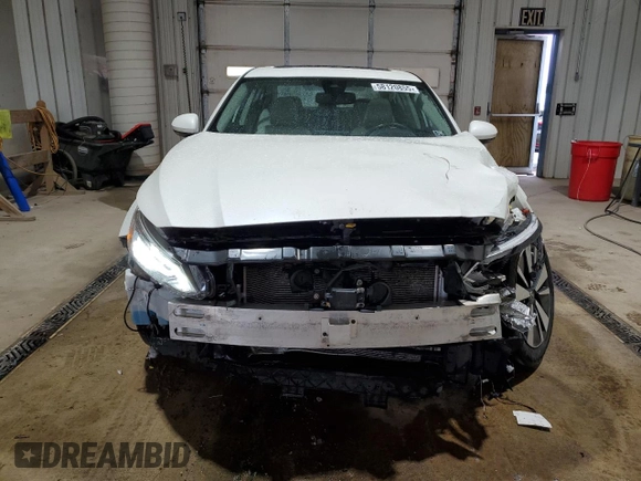 2019 Nissan Altima SV z VIN 1N4BL4DW5KC193503, wystawiony jako Copart lot #58120855 z przebiegiem 105 037 mil mil oraz Szkoda całkowita • Salvage title. Historia ofert i sprzedaży dostępna na DreamBid. Obrazek 5.