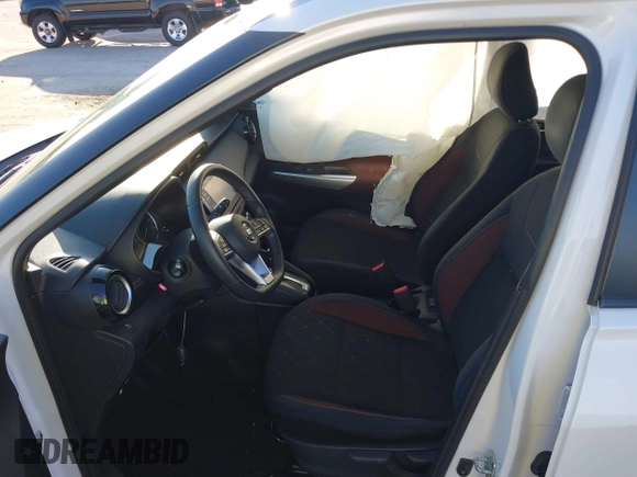 2019 Nissan Kicks S with VIN 3N1CP5CU4KL477933, listed as a IAAI auction lot 41665355 with 54,782 mi miles. Bid and sale history available at carsss.com. Image 5.