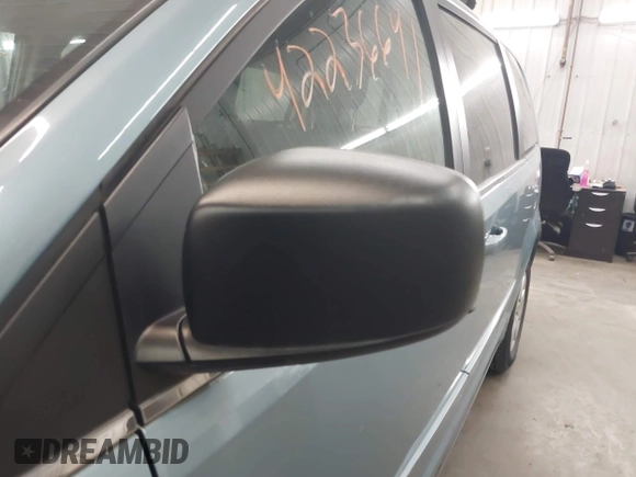 2010 Chrysler Town & Country LX with VIN 2A4RR4DE1AR285996, listed as a IAAI auction lot 42236641 with 165,772 mi miles and . Bid and sale history available at DreamBid. Image 12.