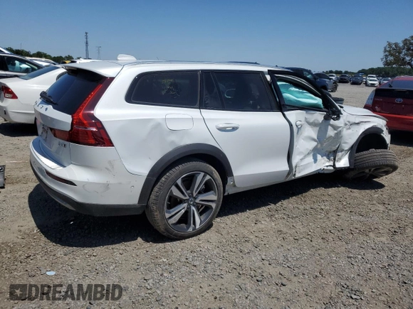 2025 Volvo V60 Cross Country Plus with VIN YV4L12WK0S2146031, listed as a Copart auction lot 52360105 with 5,046 mi miles and Clean Title. Bid and sale history available at carsss.com. Image 3.