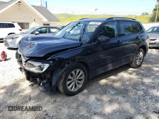 2018 Volkswagen Tiguan S with VIN 3VV0B7AX5JM033302, listed as a Copart auction lot 61534745 with 111,230 mi miles and Salvage title. Bid and sale history available at DreamBid. Image 1.