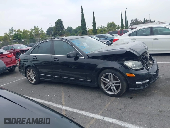 2014 Mercedes-Benz C 250 Sport с VIN WDDGF4HB8EA940242, выставлен на аукционе IAAI как лот 42661812 с пробегом 167 902 миль миль и . История ставок и продаж доступна на DreamBid. Изображение 13.