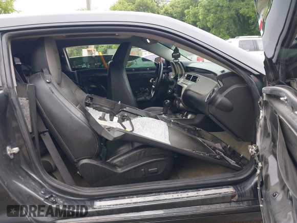 2015 Chevrolet Camaro SS with VIN 2G1FK1EJ3F9241375, listed as a IAAI auction lot 42410332 with 90,000 mi miles and . Bid and sale history available at DreamBid. Image 5.
