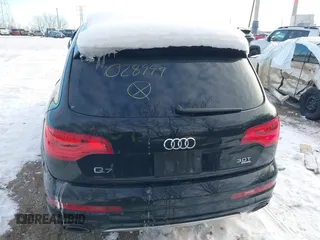 2015 Audi Q7 3.0T S line Prestige with VIN WA1DGAFE8FD028999, listed as a IAAI auction lot 41298408 with 111,446 mi miles. Bid and sale history available at carsss.com. Image 16.