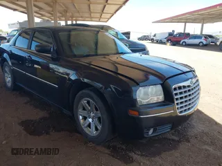 2006 Chrysler 300 Touring z VIN 2C3KA53G96H388561, wystawiony jako IAAI lot #42332768 z przebiegiem 105 650 mil mil oraz . Historia ofert i sprzedaży dostępna na DreamBid. Obrazek 1.