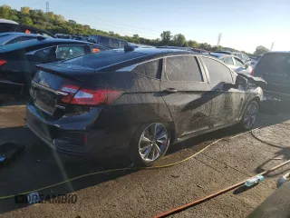 2018 Honda Clarity Plug-In Hybrid with VIN JHMZC5F17JC002743, listed as a Copart auction lot 69611544 with 0 mi miles and Salvage Title. Bid and sale history available at carsss.com. Image 3.