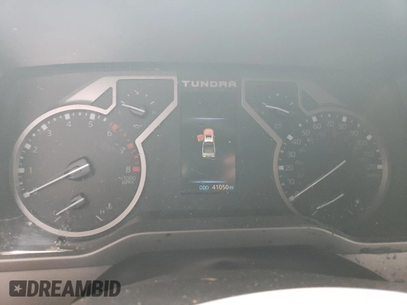 2023 Toyota Tundra SR z VIN 5TFKB5DBXPX123141, wystawiony jako Copart lot #80703724 z przebiegiem 41 050 mil mil oraz Szkoda całkowita • Salvage title. Historia ofert i sprzedaży dostępna na DreamBid. Obrazek 9.