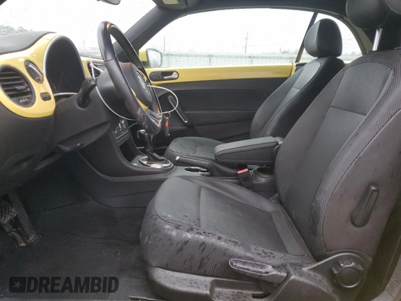 2013 Volkswagen Beetle 50s Edition with VIN 3VW5P7AT7DM828338, listed as a Copart auction lot 88228725 with 106,171 mi miles and Salvage title. Bid and sale history available at DreamBid. Image 7.