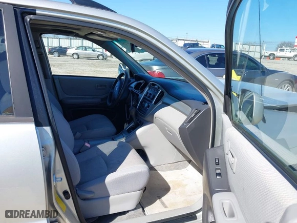 2005 Toyota Highlander with VIN JTEGP21AX50050601, listed as a IAAI auction lot 41473592 with 130,265 mi miles. Bid and sale history available at carsss.com. Image 5.