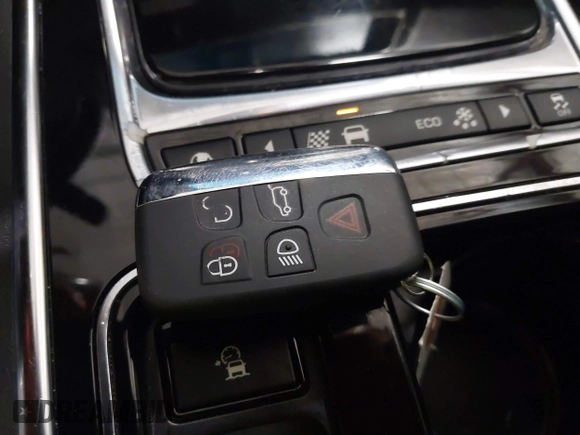2019 Jaguar XE 25t z VIN SAJAS4FXXKCP52690, wystawiony jako IAAI lot #40936551 z przebiegiem 79 780 mil mil oraz . Historia ofert i sprzedaży dostępna na DreamBid. Obrazek 11.