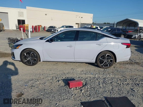 2025 Nissan Altima SR with VIN 1N4BL4CV7SN354284, listed as a IAAI auction lot 42067312 with 15,000 mi miles and . Bid and sale history available at DreamBid. Image 14.