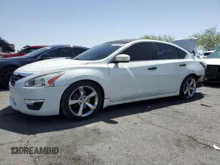 2015 Nissan Altima S z VIN 1N4BL3AP2FC426735, wystawiony jako Copart lot #56992655 z przebiegiem 124 630 mil mil oraz Czysty tytuł • Clean title. Historia ofert i sprzedaży dostępna na DreamBid. Obrazek 1.