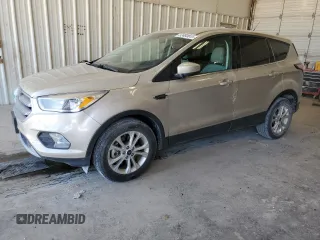 2017 Ford Escape SE z VIN 1FMCU0G96HUC10415, wystawiony jako Copart lot #52450815 z przebiegiem 80 167 mil mil oraz Czysty tytuł • Clean title. Historia ofert i sprzedaży dostępna na DreamBid. Obrazek 1.