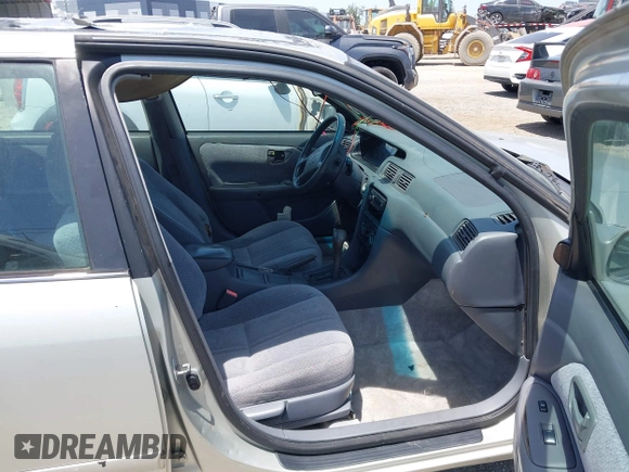2000 Toyota Camry LE z VIN 4T1BF22K9YU102852, wystawiony jako IAAI lot #42084031 z przebiegiem 253 595 mil mil oraz . Historia ofert i sprzedaży dostępna na DreamBid. Obrazek 5.