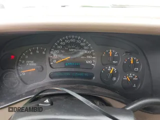 2004 Chevrolet Avalanche with VIN 3GNEC12T04G247585, listed as a IAAI auction lot 42139200 with 135,480 mi miles. Bid and sale history available at carsss.com. Image 7.