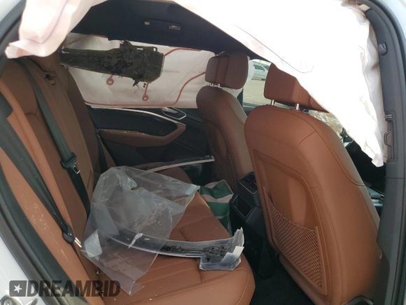 2024 Audi Q8 e-tron Premium Plus z VIN WA15AAGE8RB017425, wystawiony jako Copart lot #66139974 z przebiegiem Nie podano mil oraz Szkody całkowita. Historia ofert i sprzedaży dostępna na DreamBid. Obrazek 11.