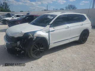 2022 Volkswagen Tiguan SE R-Line Black z VIN 3VVCB7AX8NM009403, wystawiony jako Copart lot #52720885 z przebiegiem 74 063 mil mil oraz Szkody całkowita. Historia ofert i sprzedaży dostępna na DreamBid. Obrazek 1.
