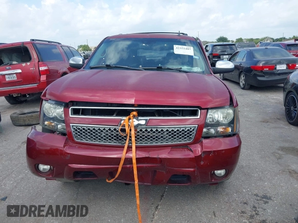 2009 Chevrolet Tahoe LTZ z VIN 1GNFC33009R156277, wystawiony jako IAAI lot #42355407 z przebiegiem 282 012 mil mil oraz . Historia ofert i sprzedaży dostępna na DreamBid. Obrazek 6.