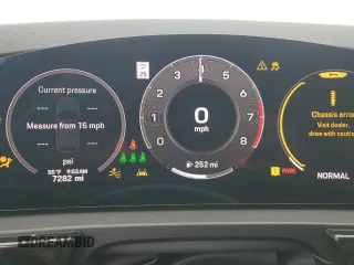 2024 Porsche Cayenne z VIN WP1AA2AY3RDA11208, wystawiony jako Copart lot #54371815 z przebiegiem 7 282 mil mil oraz Szkoda całkowita • Salvage title. Historia ofert i sprzedaży dostępna na DreamBid. Obrazek 9.