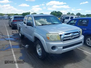2005 Toyota Tacoma PreRunner z VIN 5TETX62N55Z085803, wystawiony jako IAAI lot #42345747 z przebiegiem 265 335 mil mil oraz . Historia ofert i sprzedaży dostępna na DreamBid. Obrazek 1.