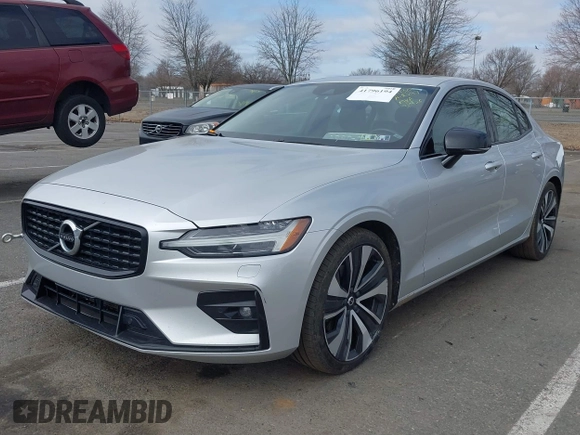 2022 Volvo S60 Momentum with VIN 7JRL12TZ8NG154231, listed as a IAAI auction lot 41796194 with 127,933 mi miles. Bid and sale history available at carsss.com. Image 2.