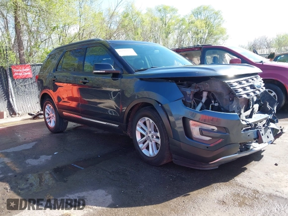 2017 Ford Explorer XLT with VIN 1FM5K7D84HGC76141, listed as a IAAI auction lot 41991832 with 143,504 mi miles and . Bid and sale history available at carsss.com. Image 1.