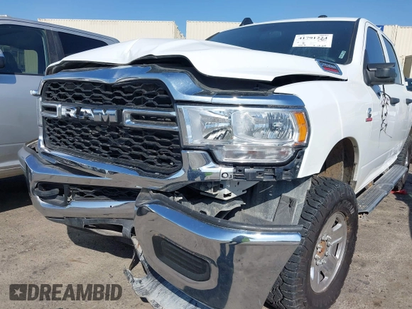 2024 Ram 2500 Tradesman with VIN 3C6UR5CL3RG226527, listed as a IAAI auction lot 41791224 with 44,589 mi miles. Bid and sale history available at carsss.com. Image 6.