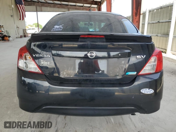 2016 Nissan Versa SV z VIN 3N1CN7AP4GL858901, wystawiony jako Copart lot #60162735 z przebiegiem 149 829 mil mil oraz Czysty tytuł • Clean title. Historia ofert i sprzedaży dostępna na DreamBid. Obrazek 6.