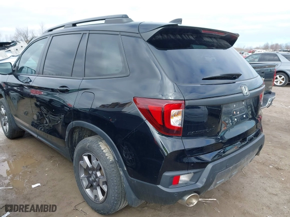 2022 Honda Passport TrailSport with VIN 5FNYF8H60NB011632, listed as a IAAI auction lot 41779705 with 42,038 mi miles. Bid and sale history available at carsss.com. Image 3.