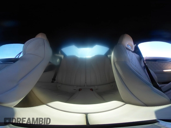 2020 BMW M8 z VIN WBSAE0C06LCD53214, wystawiony jako IAAI lot #38301455 z przebiegiem 20 410 mil mil oraz . Historia ofert i sprzedaży dostępna na DreamBid. Obrazek 18.