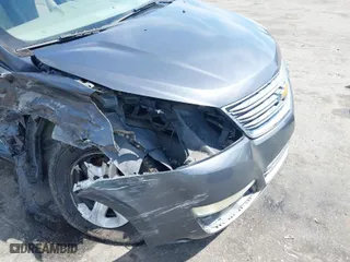 2014 Chevrolet Traverse LS with VIN 1GNKRFED8EJ101910, listed as a IAAI auction lot 41804653 with 184,763 mi miles. Bid and sale history available at carsss.com. Image 6.