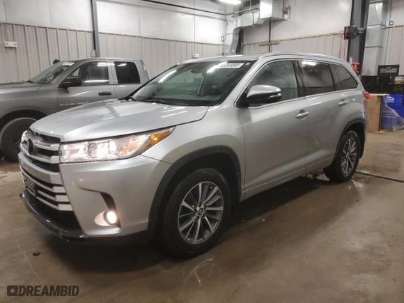 2018 Toyota Highlander SE with VIN 5TDJZRFH3JS555082, listed as a Copart auction lot 43365085 with 97,343 mi miles and Salvage Title. Bid and sale history available at carsss.com. Image 1.