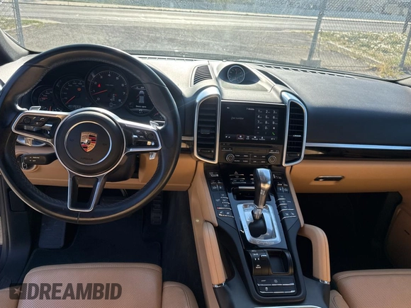 2018 Porsche Cayenne с VIN WP1AA2A22JKA07419, выставлен на аукционе Copart как лот 55361725 с пробегом 26 908 миль миль и Списание • Salvage title. История ставок и продаж доступна на DreamBid. Изображение 9.