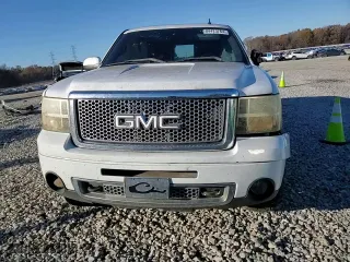 2008 GMC Sierra Denali with VIN 2GTEC638781112800, listed as a Copart auction lot 84473764 with NaN miles and Clean Title. Bid and sale history available at carsss.com. Image 11.