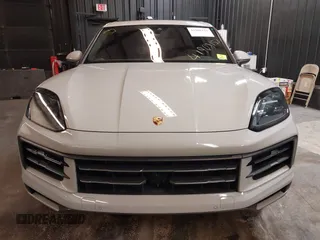 2024 Porsche Cayenne z VIN WP1AA2AY5RDA01585, wystawiony jako IAAI lot #41908153 z przebiegiem 15 559 mil mil oraz . Historia ofert i sprzedaży dostępna na DreamBid. Obrazek 6.