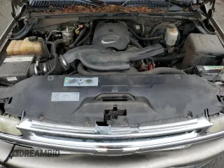 2002 Chevrolet Suburban LS with VIN 3GNEC16Z62G252379, listed as a Copart auction lot 73461294 with 321,647 mi miles and Salvage Title. Bid and sale history available at carsss.com. Image 12.