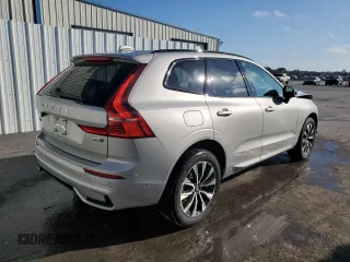 2025 Volvo XC60 Plus with VIN YV4M12RC8S1091634, listed as a Copart auction lot 43438645 with 2,589 mi miles and Clean Title. Bid and sale history available at carsss.com. Image 3.