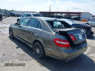 2012 Mercedes-Benz E 350 Luxury z VIN WDDHF5KB5CA629139, wystawiony jako IAAI lot #42360346 z przebiegiem 142 949 mil mil oraz . Historia ofert i sprzedaży dostępna na DreamBid. Obrazek 3.