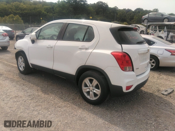 2019 Chevrolet Trax LS with VIN 3GNCJKSB4KL388884, listed as a IAAI auction lot 39924065 with 67,454 mi miles. Bid and sale history available at carsss.com. Image 3.
